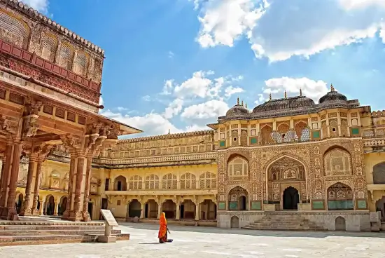 AMBER FORT